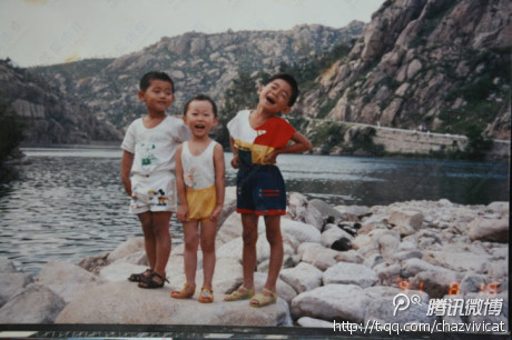 zhang jike with two boys.jpg