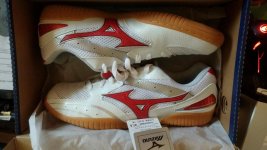 mizunos.jpg mizunos.jpg