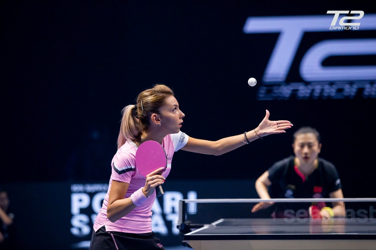 Bernadette Szocs playing with the NEW PINK RUBBER! TableTennisDaily