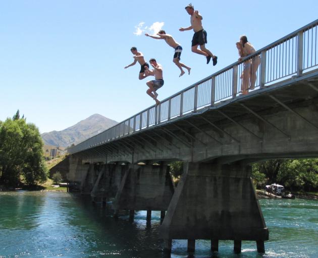 w-plunge.jpg